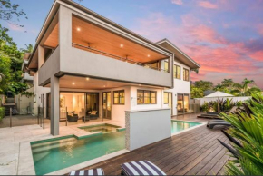 Poolside Tropical Tranquility on Flagstaff Hill